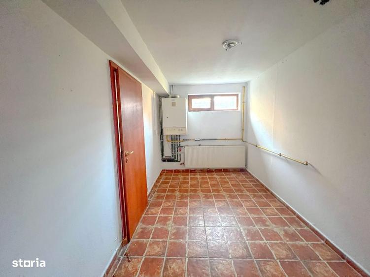 Casă cu 4 camere în IAR