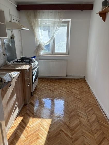Apartament cu 3 camere decomandat în Dara