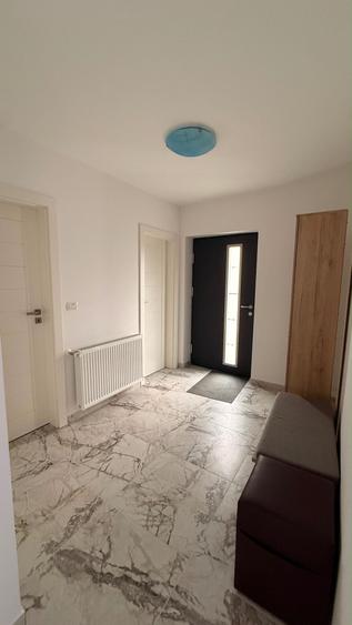 Casă cu 3 camere în Central