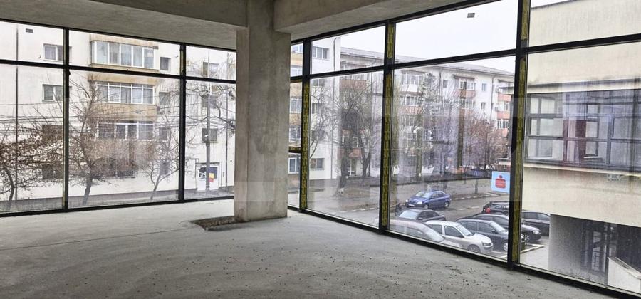 Spațiu comercial, de 150 mp, în Titu