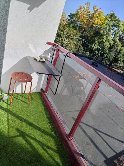 Apartament cu 3 camere semidecomandat în Dămăroaia