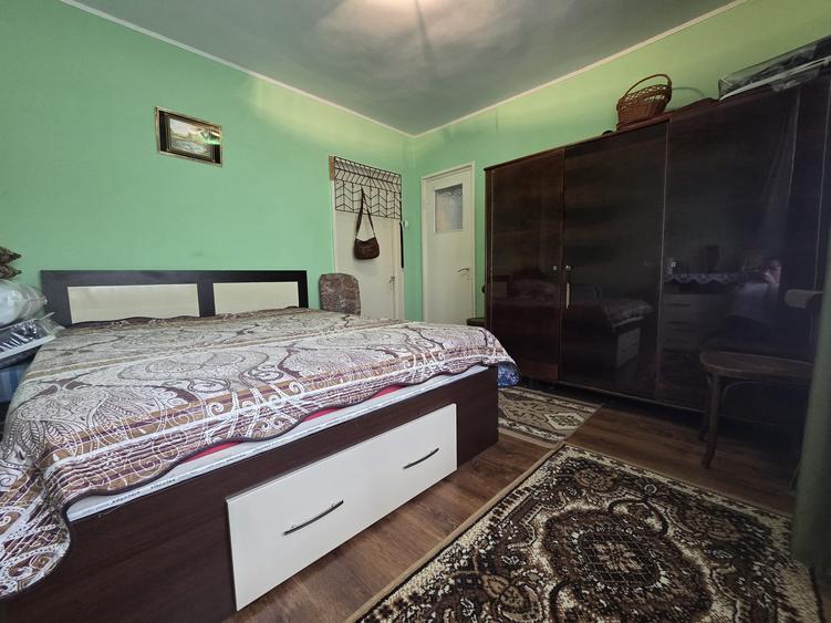Apartament cu 3 camere semidecomandat în Micro 16