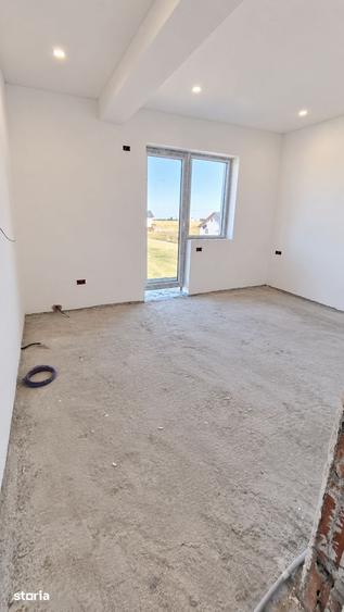 Casă cu 4 camere cu Teren 300 Mp în Central