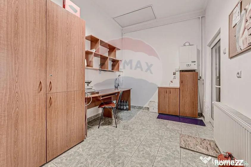 Spațiu comercial, de 40 mp, în Intim