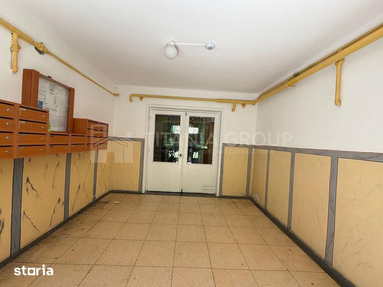 Apartament cu 3 camere semidecomandat în Astra
