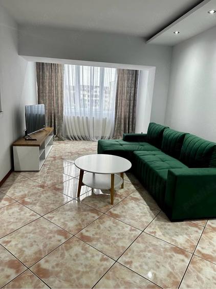 Apartament cu 3 camere decomandat în Calea Romanului