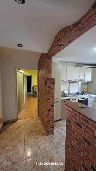 Apartament cu 2 camere semidecomandat în Cetate