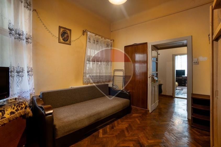 Apartament cu 3 camere decomandat în Centrul Istoric
