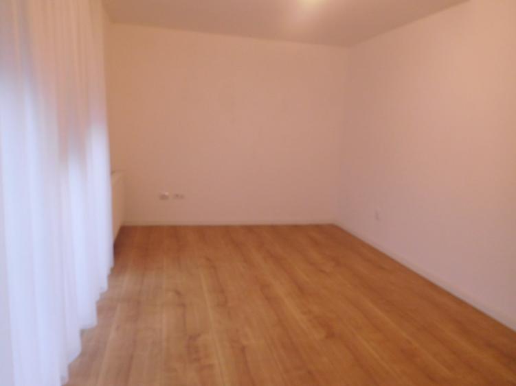 Duplex cu 4 camere cu Canalizare în Borhanci
