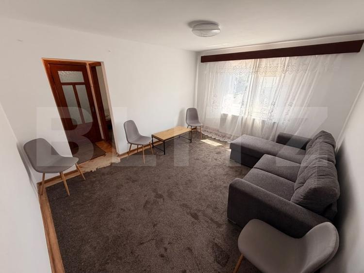 Apartament cu 2 camere semidecomandat, mobilat în Micro 6