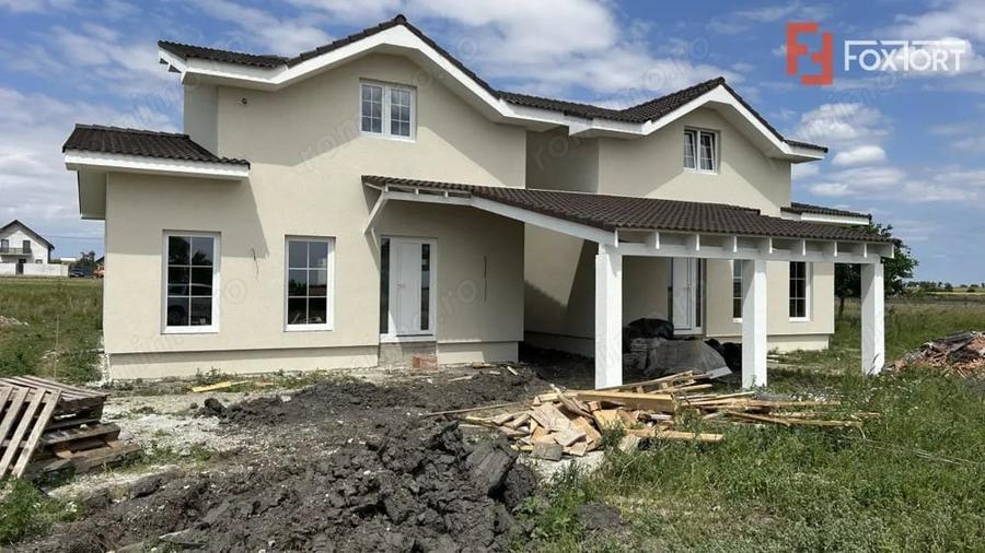 Casă cu 4 camere cu Teren 372 Mp în Sânandrei