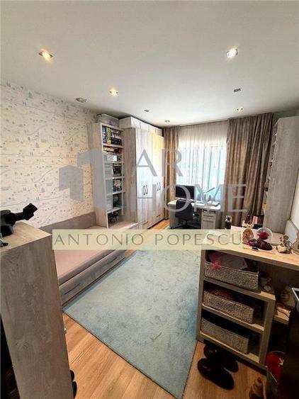 Apartament cu 4 camere decomandat, mobilat în Central