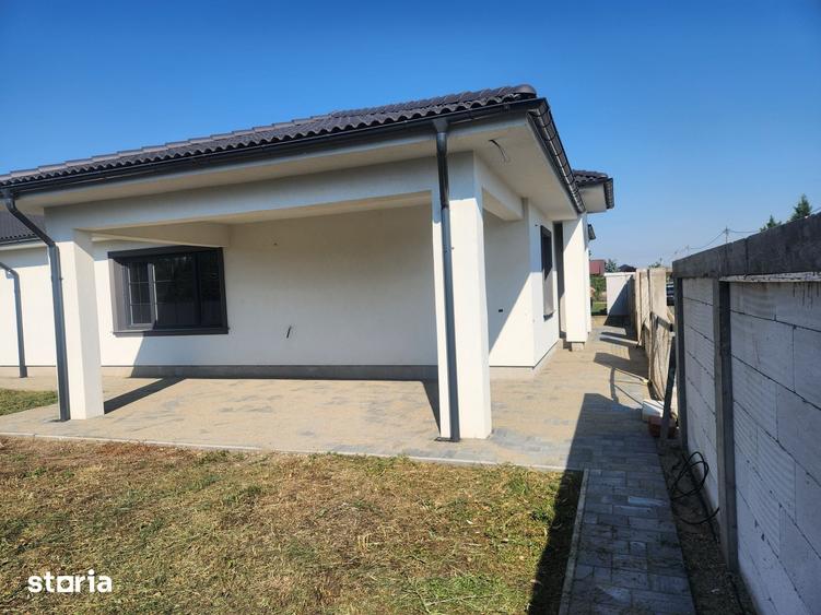 Casă cu 4 camere cu Teren 633 Mp în Vladimirescu