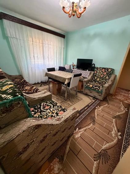 Apartament cu 2 camere semidecomandat, mobilat în Filiași