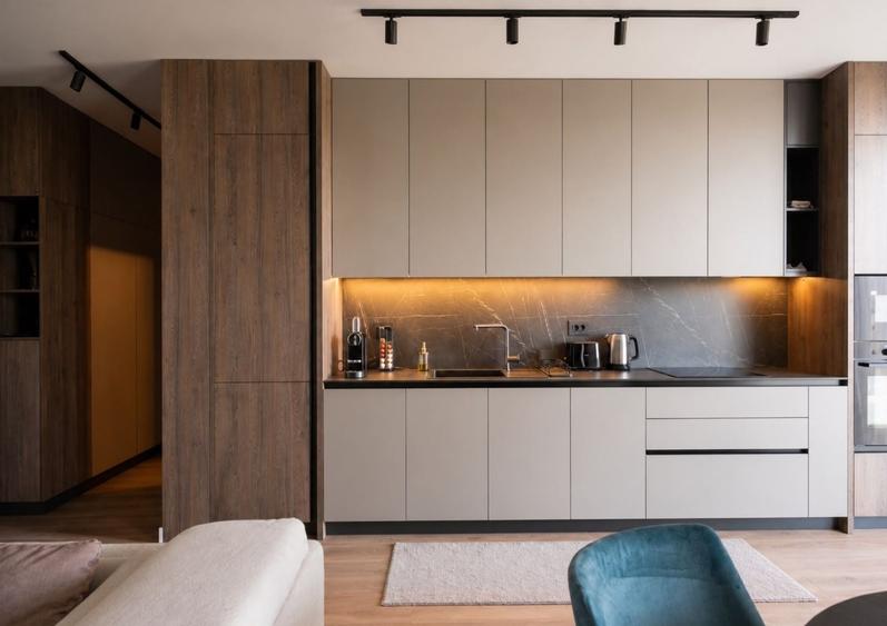Apartament cu 2 camere decomandat, mobilat în Central