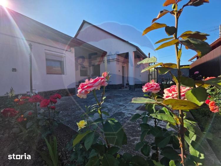 Casa ingrijita cu garaj ?i curte proprie, Tarnaveni - 1