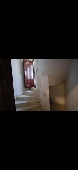Apartament cu 3 camere decomandat în Mitropolie