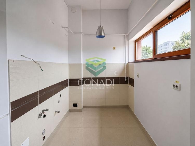 Casă individuală cu 8 camere cu Canalizare în Baicului
