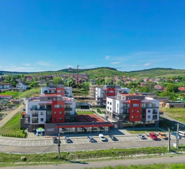 Apartament cu 3 camere decomandat în Livezeni