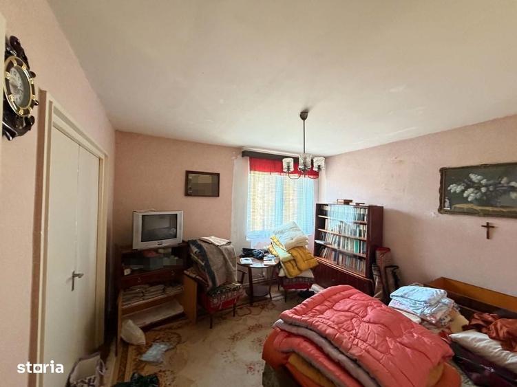 Apartament cu 3 camere decomandat în Mureșeni