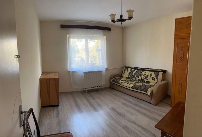 Apartament cu 3 camere decomandat în Decebal