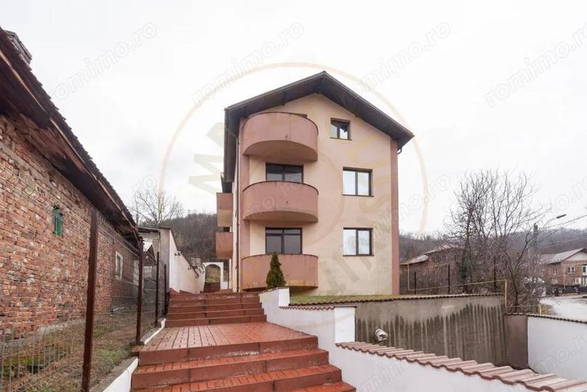 Casă cu Teren 663 Mp în Izvorani