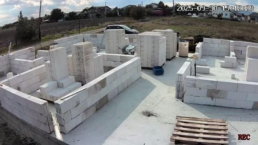 Casă cu 4 camere cu Teren 450 Mp în Central