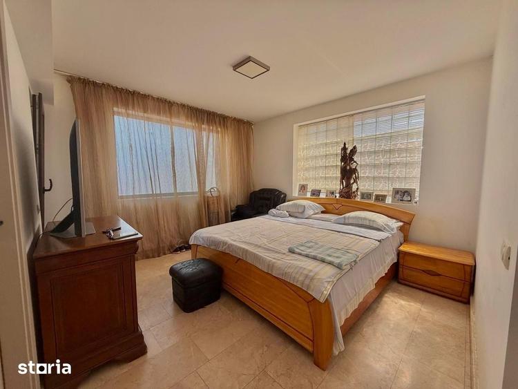 Vila cu potential rezidential sau investitie Faleza Nord 300 m de mar - 8