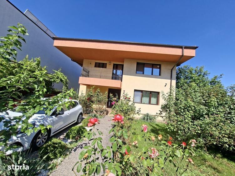 Casă cu 4 camere cu Canalizare în Central