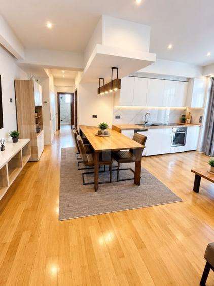 Apartament cu 3 camere semidecomandat, mobilat în Florești