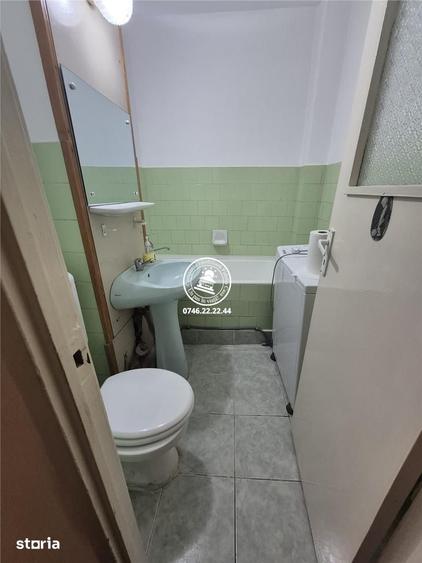 Apartament cu 3 camere decomandat în Gară