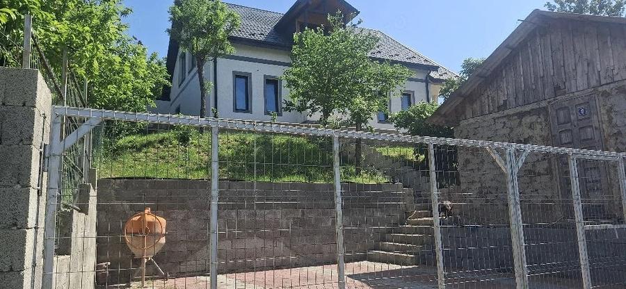 Casă cu Teren 2860 Mp în Țigănași