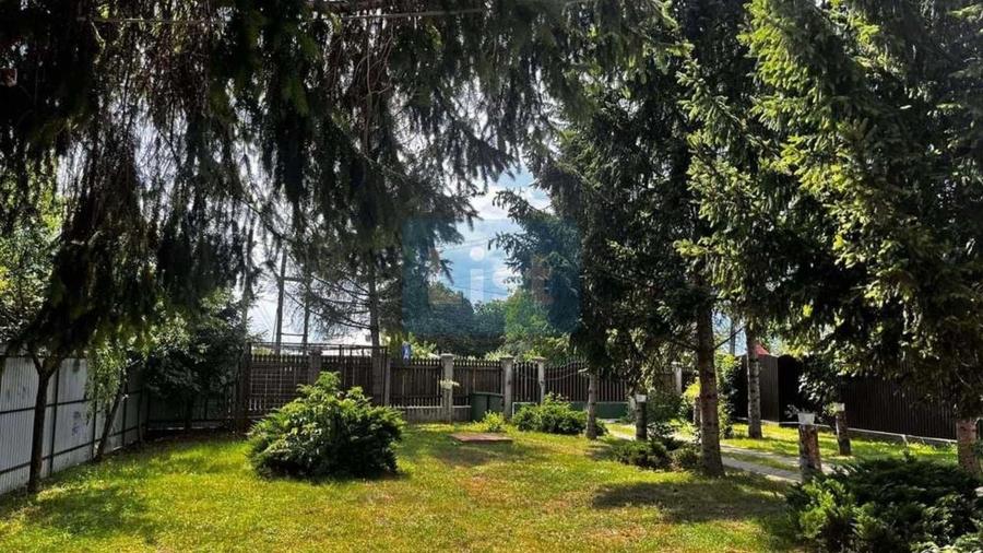 Casă cu 4 camere cu Garaj în Cordun