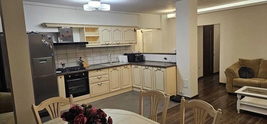 Apartament cu 4 camere decomandat, mobilat în Tomis II