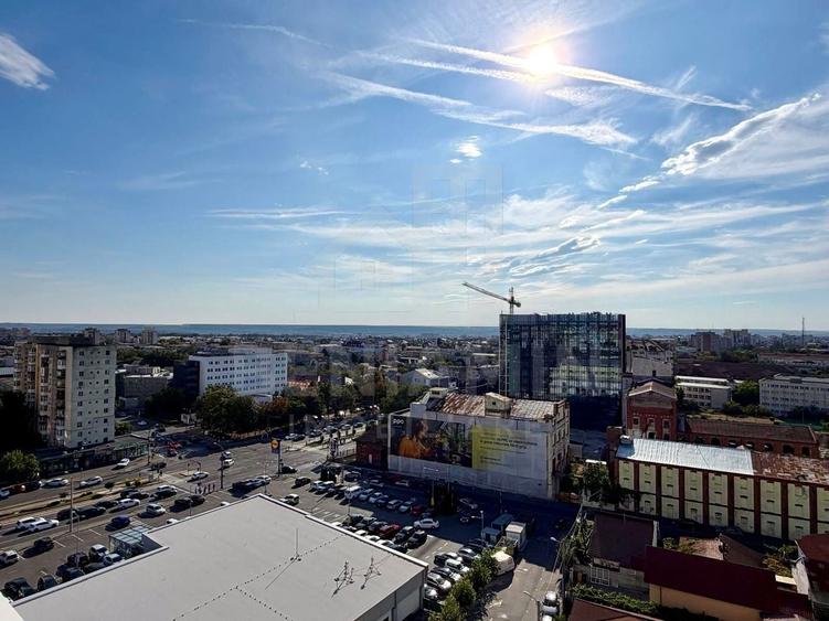 Apartament cu 3 camere decomandat, mobilat în Calea București