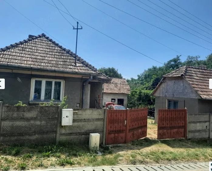 Casă cu 2 camere cu Teren 1300 Mp în Rediu