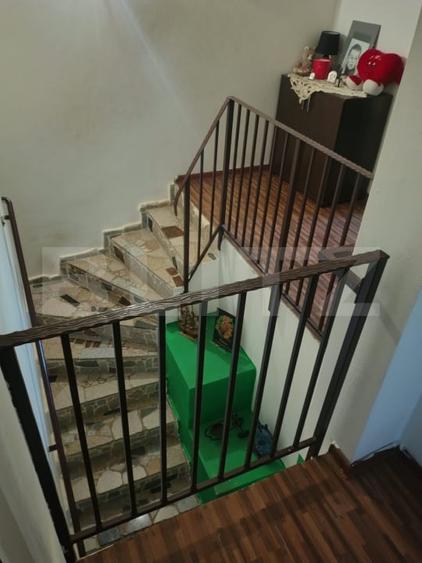 Apartament cu 5 camere semidecomandat, mobilat în Florești