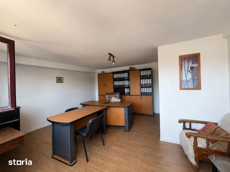 Spațiu comercial, de 677 mp, în Nojorid