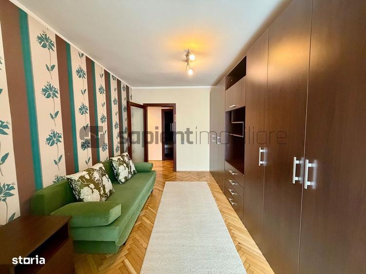 Apartament cu 3 camere decomandat în Cetății
