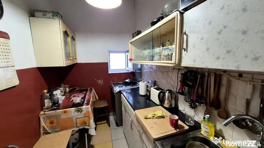 Apartament cu 3 camere semidecomandat în Basarab