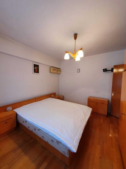 Apartament cu 2 camere decomandat în Moșilor
