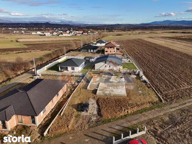 Teren de 1000 mp, în Coltău