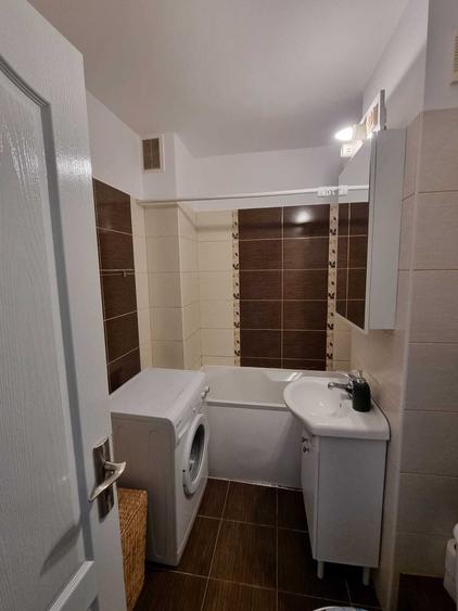 Apartament cu 3 camere decomandat în Tudor