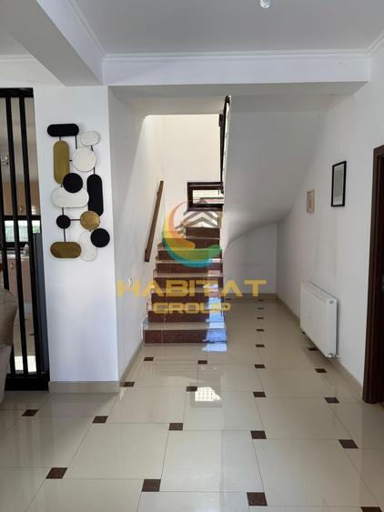 Casă individuală cu 5 camere cu Canalizare în Central