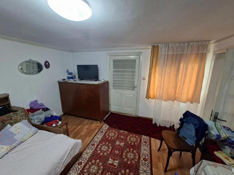Casă cu 11 camere cu Teren 1500 Mp în Obrejița