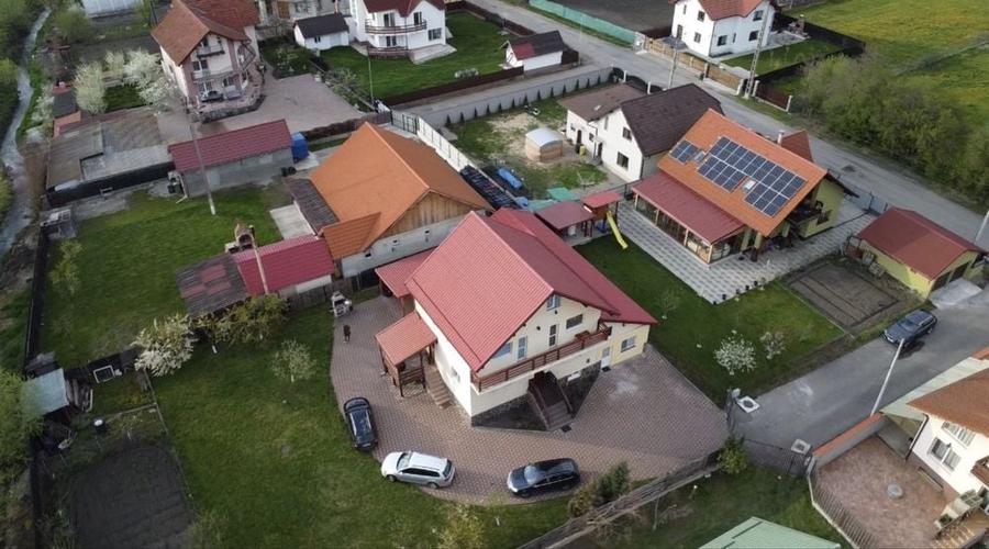 Casă cu 4 camere cu Teren 1300 Mp în Sânpetru