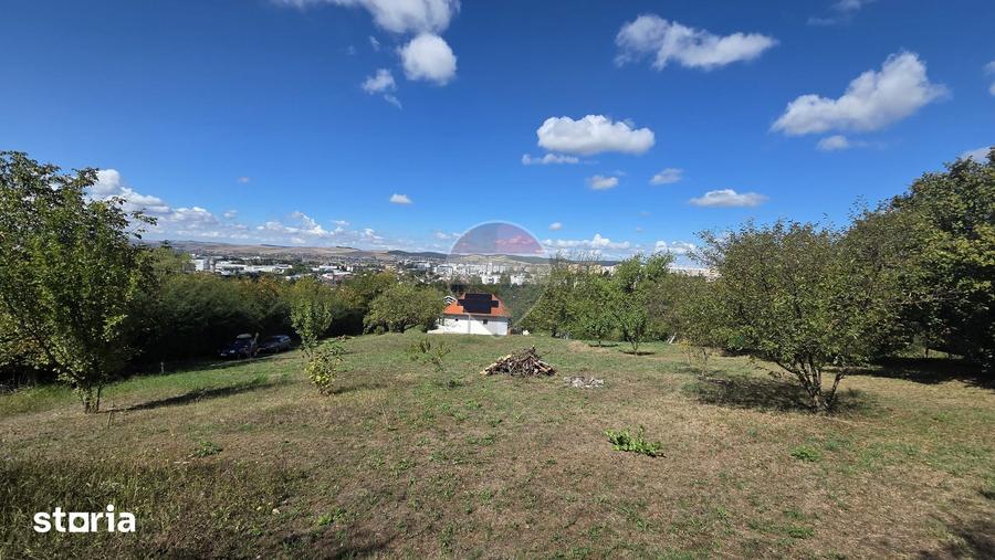 Casă cu 1 camere cu Teren 4345 Mp în Central