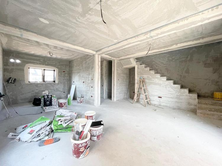 Duplex cu 5 camere cu Canalizare în Moșnița Veche