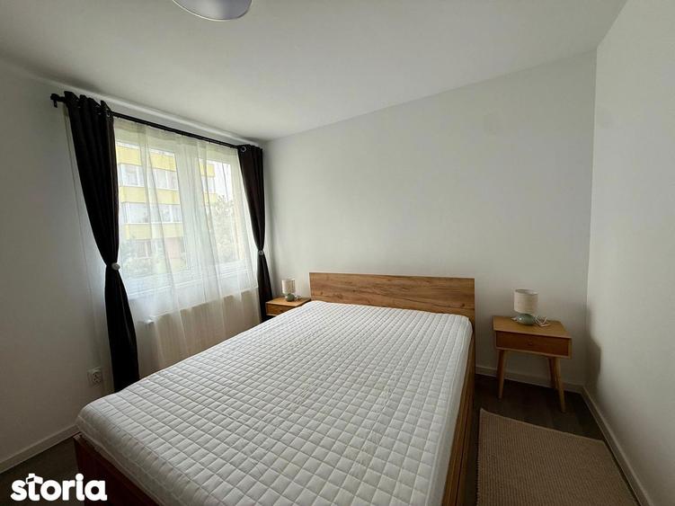 Apartament cu 3 camere decomandat în Cornișa