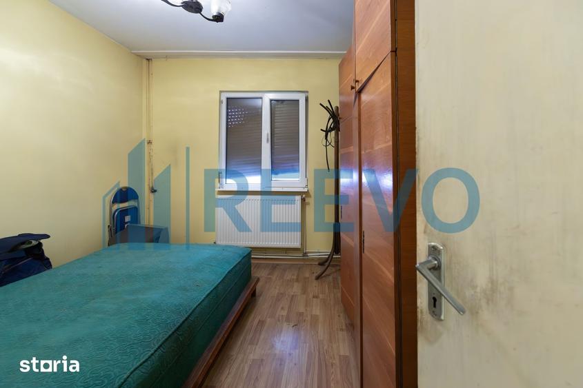 Apartament cu 3 camere semidecomandat în Narcisa